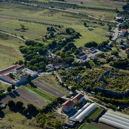 假日公园 Auto Kamp Cuka *