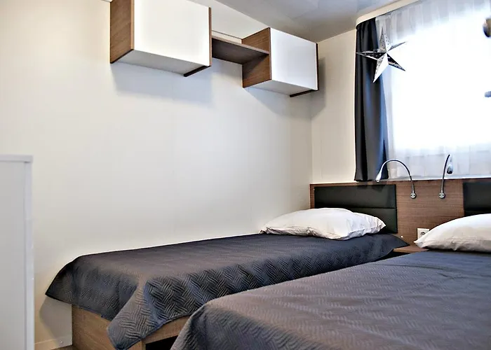 Tatil parkı Auto Kamp Cuka *