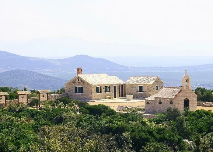 Tatil parkı Auto Kamp Cuka *